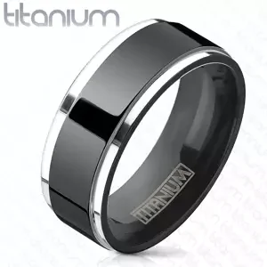 Prsteň z titánu - čierny vyvýšený stred, okraje striebornej farby, 8 mm - Veľkosť: 59 mm
