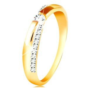 Zlatý 14K prsteň - trblietavý a hladký pás, okrúhly zirkón čírej farby - Veľkosť: 59 mm