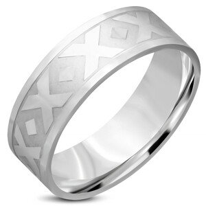 Obrúčka striebornej farby z chirurgickej ocele - motív "X", kosoštvorce, 8 mm - Veľkosť: 57 mm