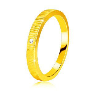 Diamantový prsteň zo žltého 14K zlata - jemné ozdobné zárezy, číry briliant, 1,3 mm  - Veľkosť: 56 mm