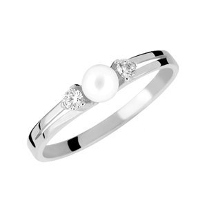 Brilio Nežný prsteň z bieleho zlata s kryštálmi a pravou perlou 225 001 00241 07 54 mm